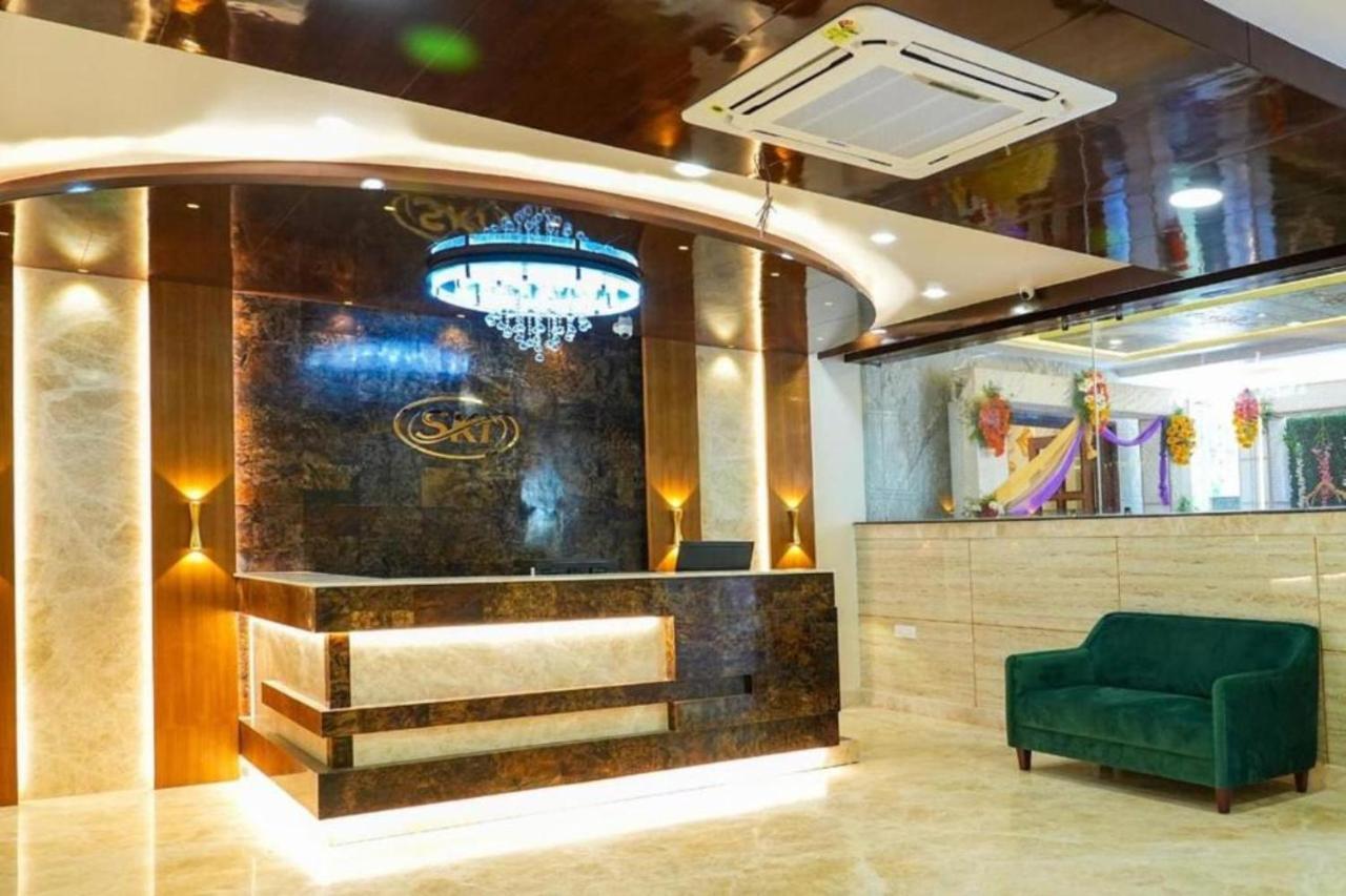 Sri Krishna Inn - Kempegowda Airport Bangalore Devanahalli Ngoại thất bức ảnh
