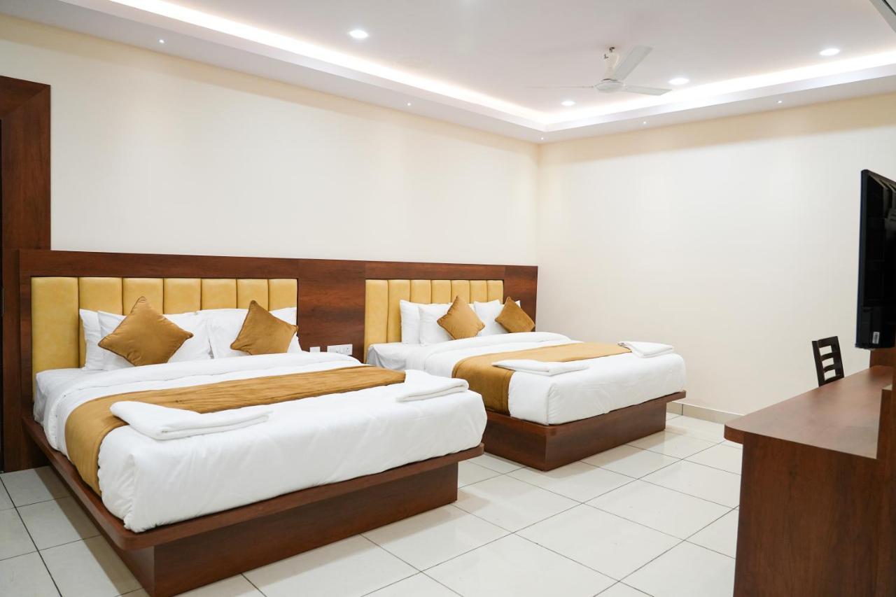 Sri Krishna Inn - Kempegowda Airport Bangalore Devanahalli Ngoại thất bức ảnh