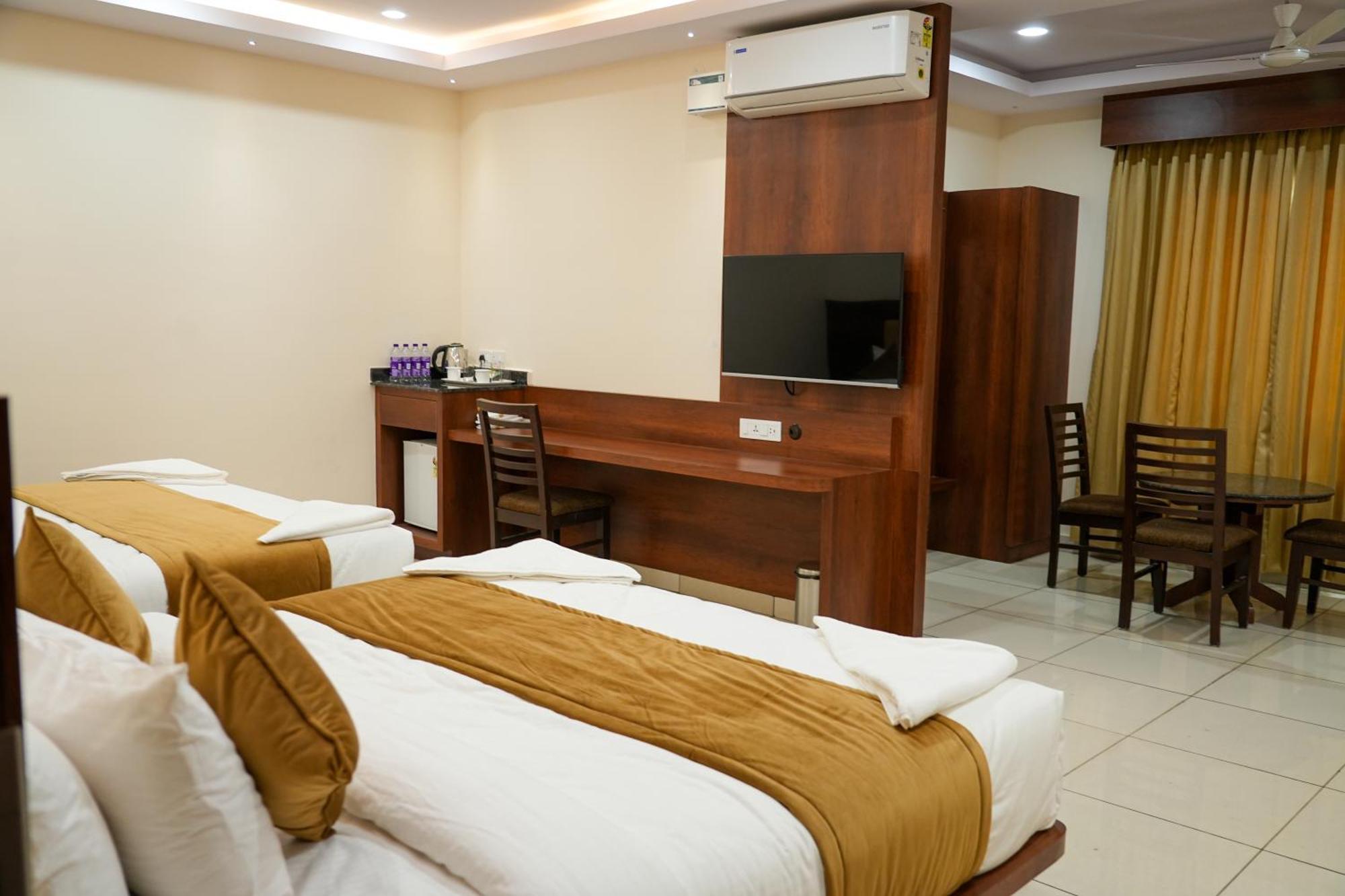 Sri Krishna Inn - Kempegowda Airport Bangalore Devanahalli Ngoại thất bức ảnh