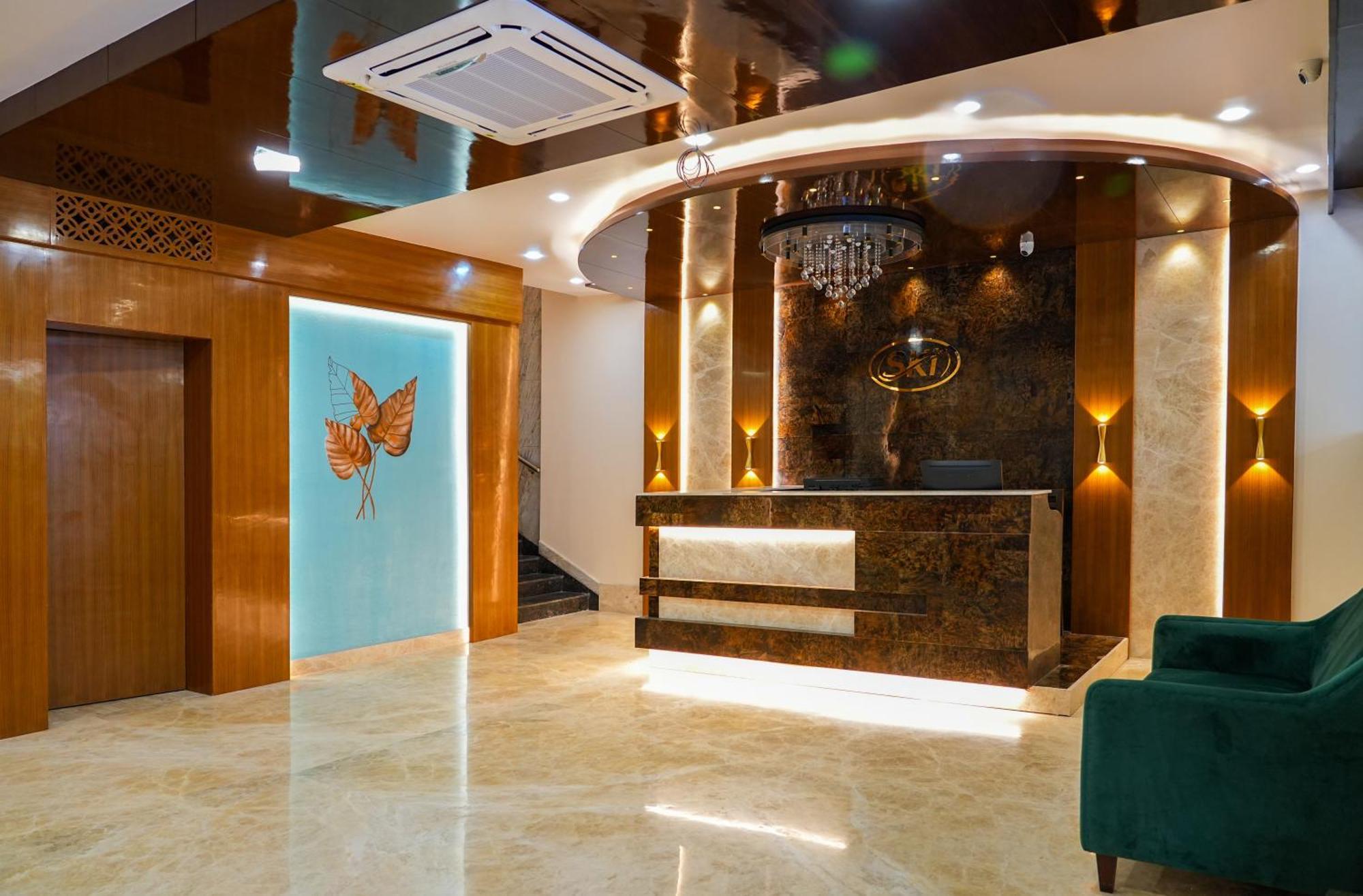 Sri Krishna Inn - Kempegowda Airport Bangalore Devanahalli Ngoại thất bức ảnh