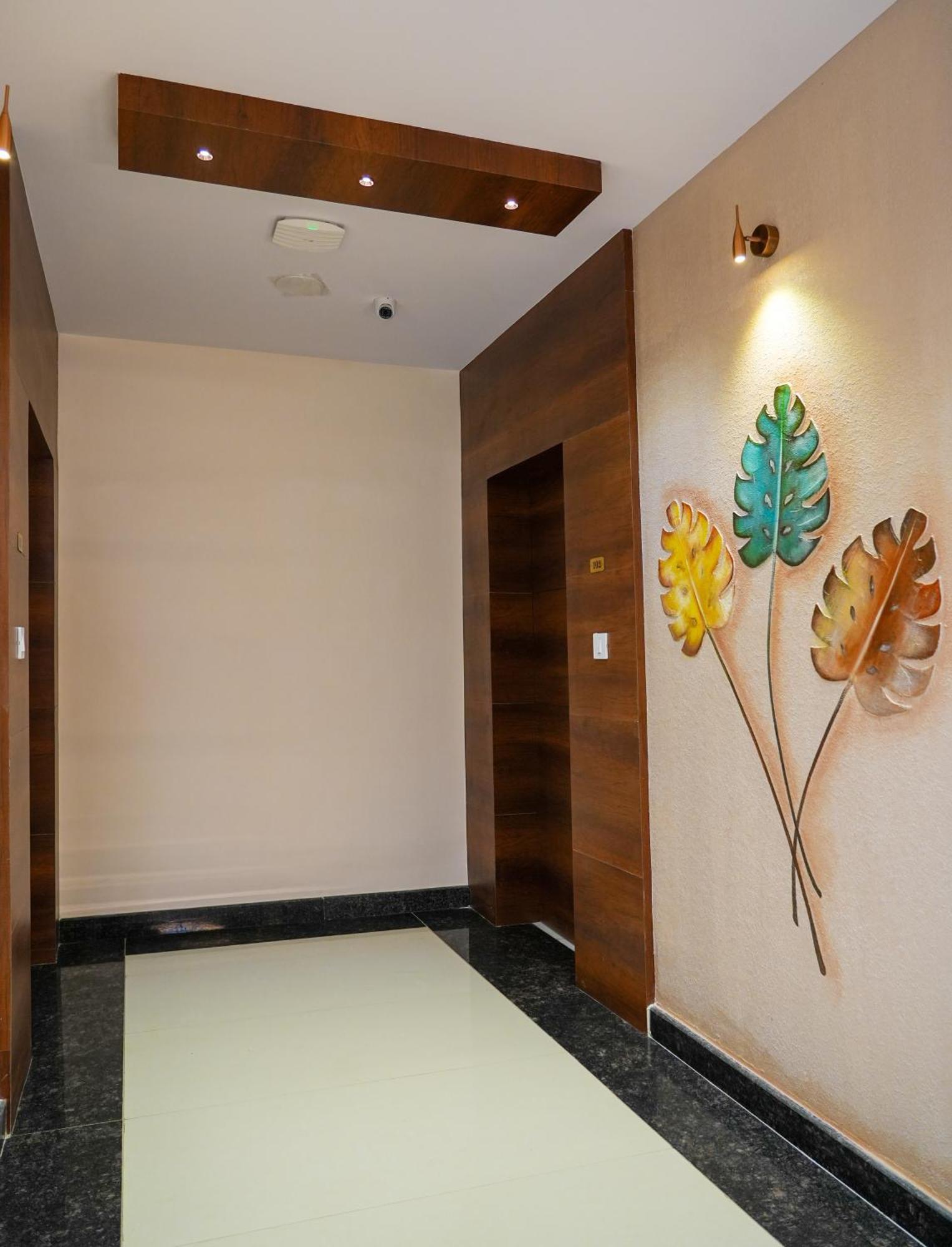 Sri Krishna Inn - Kempegowda Airport Bangalore Devanahalli Ngoại thất bức ảnh